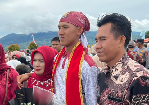 Selesai Pendidikan di SPN, Anak Penjual Cendol Keliling Ditugaskan di Brimob Mabes Polri