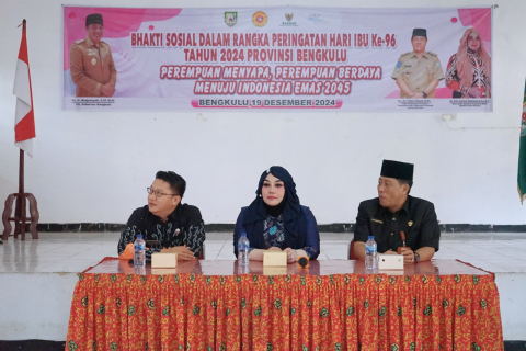 Peringati Hari Ibu ke-96, Ketua BKOW Beri Santunan di Panti Lansia