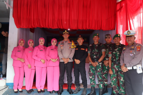 Ketua Bhayangkari dan Kapolres Rejang Lebong Tinjau Pos Pengamanan Operasi Lilin Nala 2024
