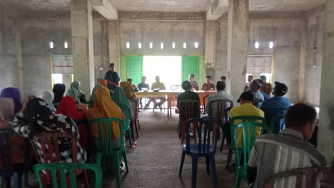 Kanit Binmas Polsek Kedurang Ilir Hadiri MusrenbangDes untuk Rencana Kerja Tahun 2025