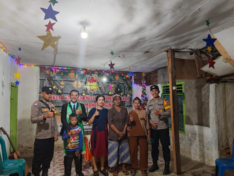 Polres Seluma Gelar Patroli dan Pengamanan Natal 2024 di Gereja-Gereja