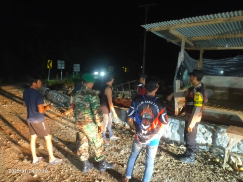 Patroli Gabungan TNI-POLRI di Sukaraja untuk Ciptakan Keamanan dan Kenyamanan