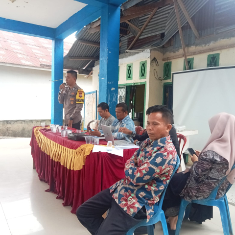 Bhabinkamtibmas Polsek Kedurang Ilir Hadiri Musyawarah Penetapan Calon Penerima BLT dan LPPD Desa Lawang Agung