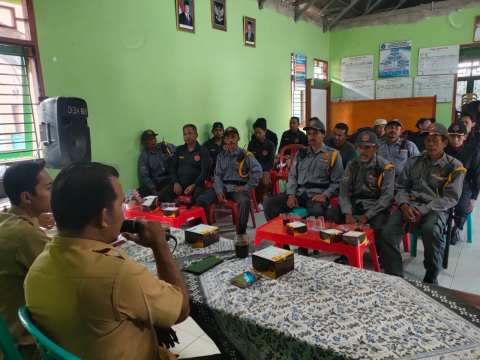Polres Seluma Gelar Pelatihan Linmas untuk Tingkatkan Kapasitas dan Pemberdayaan di Desa Bukit Peninjauan II