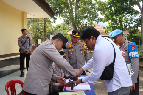 Kapolres Lebong Pimpin Pemeriksaan Senpi Personel