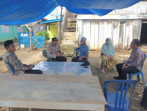 Kapolsek Kedurang Ilir Kunjungi Purnawirawan Polri, Berikan Kabar Bantuan Rehab Rumah