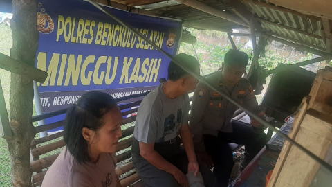 Sat Binmas Polres Bengkulu Selatan Gelar Minggu Kasih, Dengar Keluhan Warga dan Laksanakan Cooling System