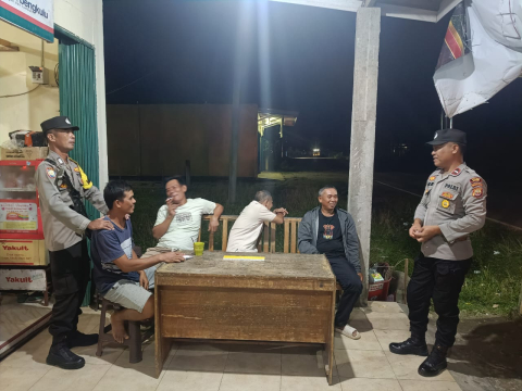 Polsek Kaur Tengah Gelar Patroli Dialogis Antisipasi Kejahatan dan Pengamanan Obyek Vital