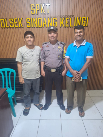 Polsek Sindang Kelingi Lakukan Pengawalan Jalan Lintas Curup - Lubuk Linggau untuk Keamanan Pengendara