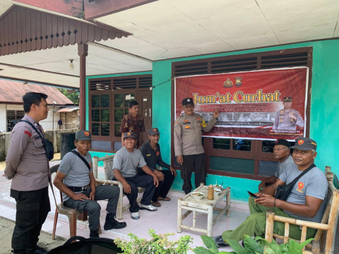 Dekatkan Diri dengan Warga, Kapolres Rejang Lebong Gelar "Jumat Curhat" di Padang Ulak Tanding