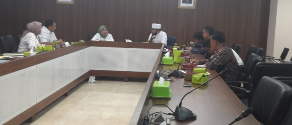 Walikota Bengkulu saat menghadiri rapat koordinasi