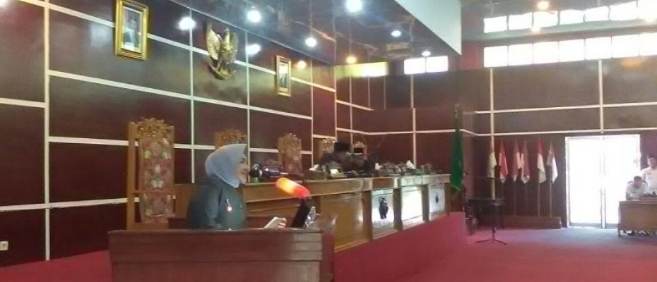 Rapat paripurna dengan agenda penyampaian nota keuangan atas rancangan APBD tahun 2018 oleh Walikota Bengkulu
