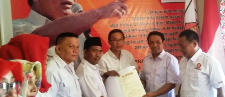 DPC Partai Gerindra Kota Bengkulu menyampaikan rekomendasi dukungan kepada Helmi Hasan dan Dedi Wahyudi