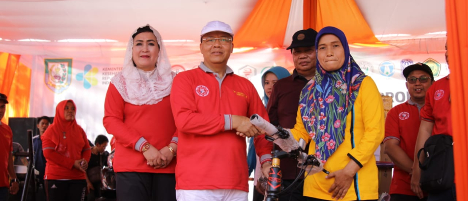 Memperingati Hari Kesehatan Nasional (HKN) ke-54 di Pantai Panjang Kota Bengkulu