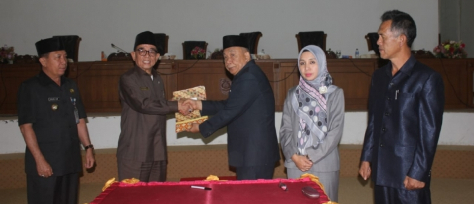 Masa Sidang Terakhir 3 Raperda Disahkan, Raperda Penyelenggaraan Kelurahan Ditunda