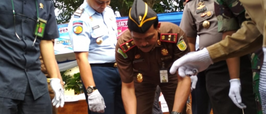 Kejaksaan Negeri Bengkulu Utara Lakukan Pemusnahan Barang Bukti Tindak Pidana Umum