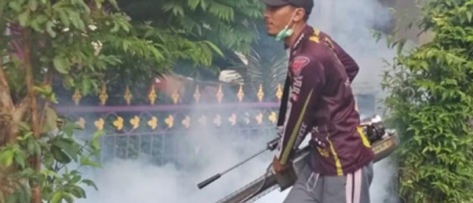 Fogging di Kelurahan Bentiring yang dimotori caleg PAN, WMU
