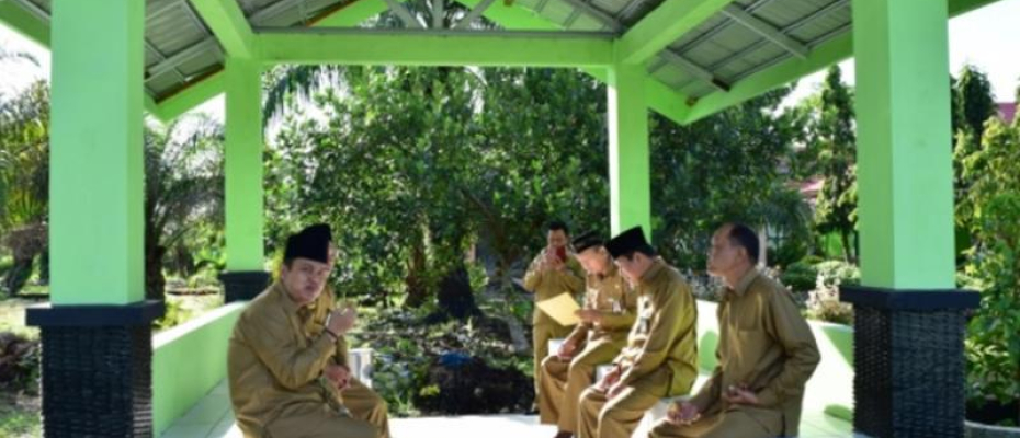 Pembangunan Smoking Area Kemenag Mukomuko Rampung dan Siap Digunakan