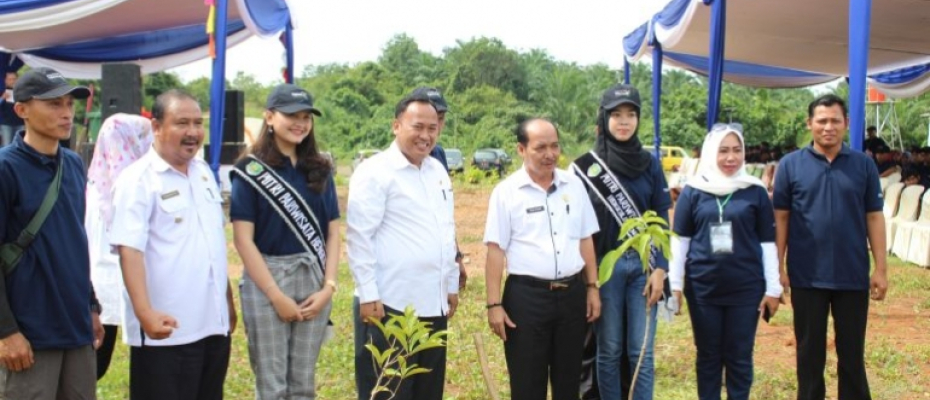 Disparbud Bengkulu Tengah Adakan Bersih-bersi di Objek Wisata 