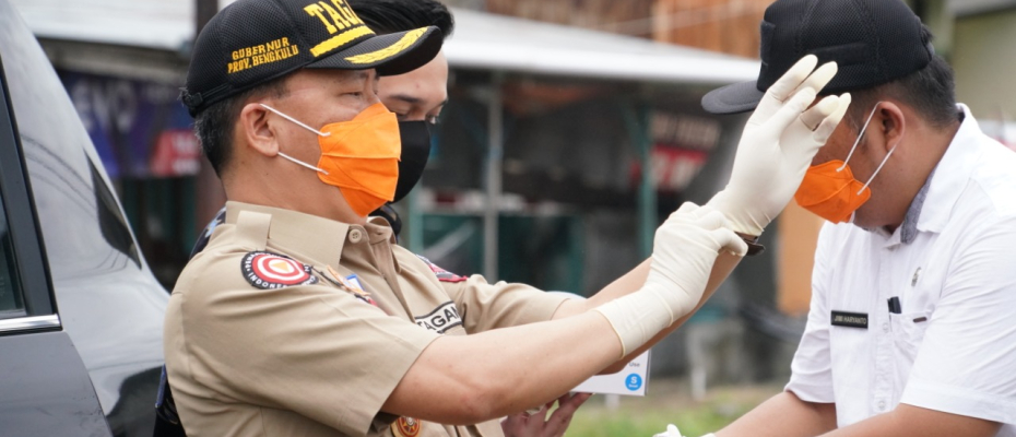 Gubernur Rohidin mersyah
