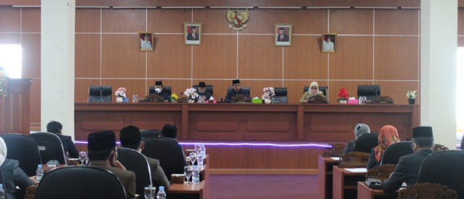  Rapat paripurna bahas 2 raperda