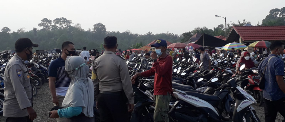 Giat Preventif Waspada Covid-19, Polres Seluma Sambangi Pasar Induk ShareFacebookTwitterWhatsApp