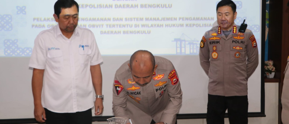 Kapolda Bengkulu Bersama GM Pelindo Tandatangani Perpanjangan MOU Pengamanan