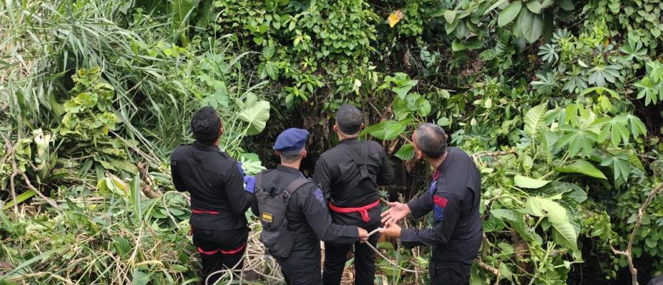 Masuk Jurang Puluhan Meter, Dua Korban Belum Bisa Dievakuasi