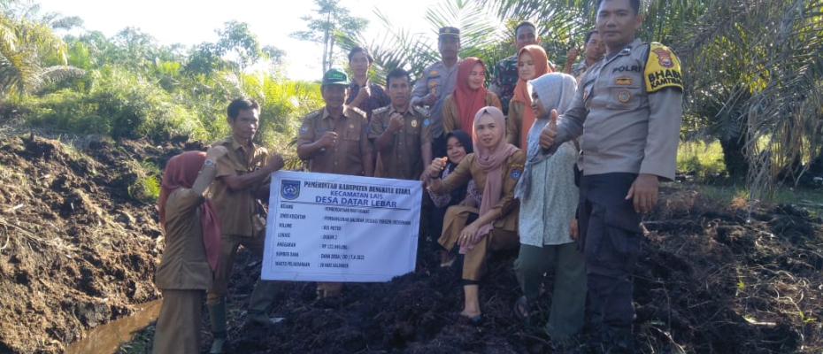 Monitoring Penggunaan DD, Kapolsek Lais Hadiri Kegiatan Penetapan Titik Nol Pembangunan Irigasi