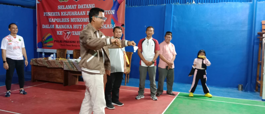 Meriahkan Hut Bhayangkara Ke 77, Kapolres Mukomuko Gelar Turnamen Badminton