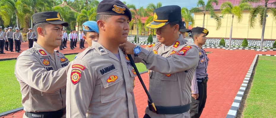 Jelang Pemilu Damai Menuju Indonesia Maju, Polres Mukomuko Gelar Apel Bhabinkamtibmas dan Polisi RW