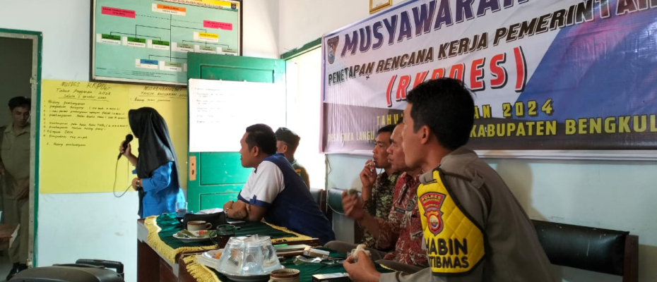 Bhabinkamtibmas Hadiri Musyawarah Desa Penetapan RKPDES 2024
