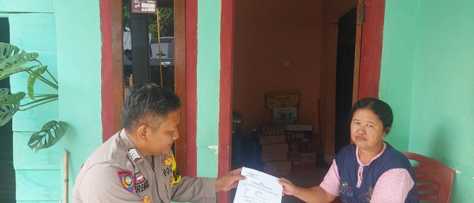 Bhabinkamtibmas Polsek Nasal Berikan Pelayanan Delivery SIK di Desa Batu Langu 