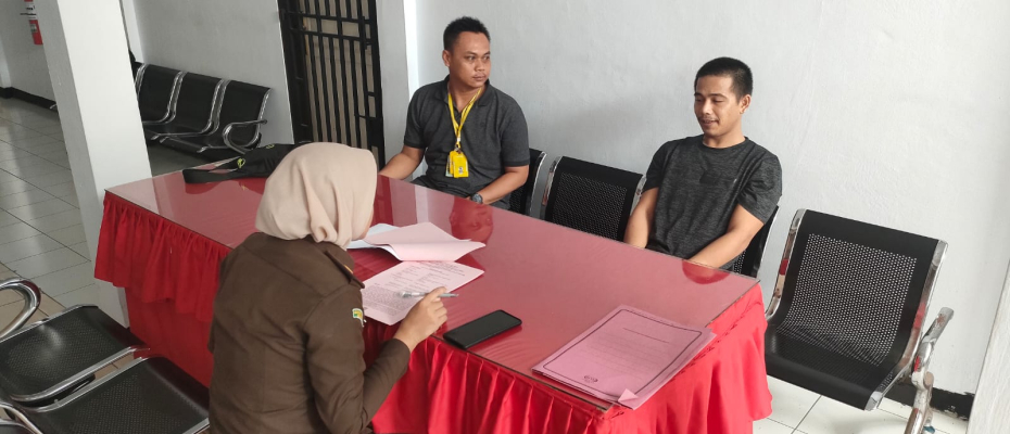 Penyidik Unit Reskrim Polsek Ketahun Serah Terimakan Tersangka dan Barang Bukti ke Jaksa Penuntut Umum