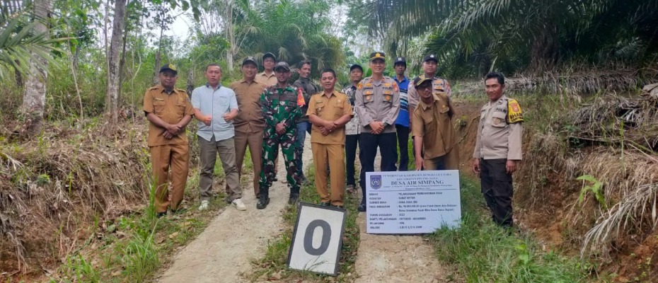 Awasi Anggaran Dana Desa, Kapolsek Ketahun Bersama Bhabinkamtibmas Hadiri Pra Pelaksanaan Titik Nol