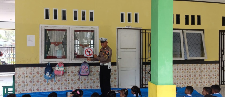 Sat Lantas Polres Mukomuko Gelar Sosialisasi Tertib Lalu Lintas di TK Negeri Pembina