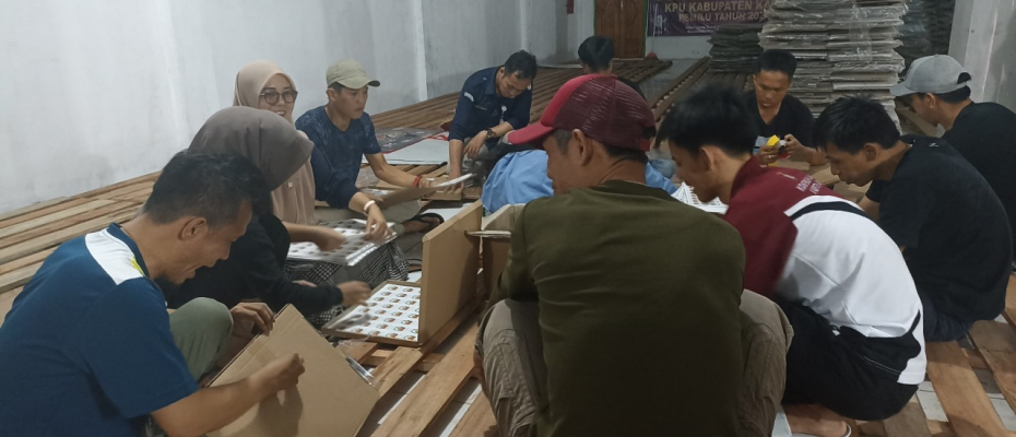 Polres Kaur Monitoring Kegiatan Pengecekan dan Penyortiran Segel Pemilu 2024