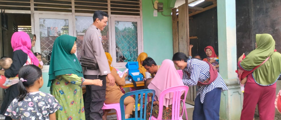 Bhabinkamtibmaa Polsek Lais Monitoring Posyandu Balita Dan Ibu Hamil