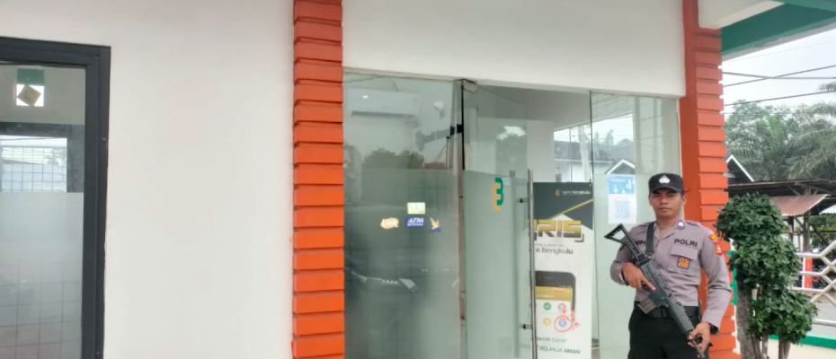 Pengamanan Obvit Bank Bengkulu, Personil Polsek Ketahun Berikan Rasa Aman Dan Kondusif