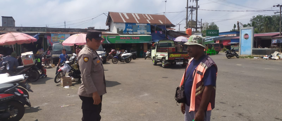Polsek Ketahun Berikan Himbauan Kamtibmas Kepada Jukir Pasar Agar Selalu Waspada Kriminal