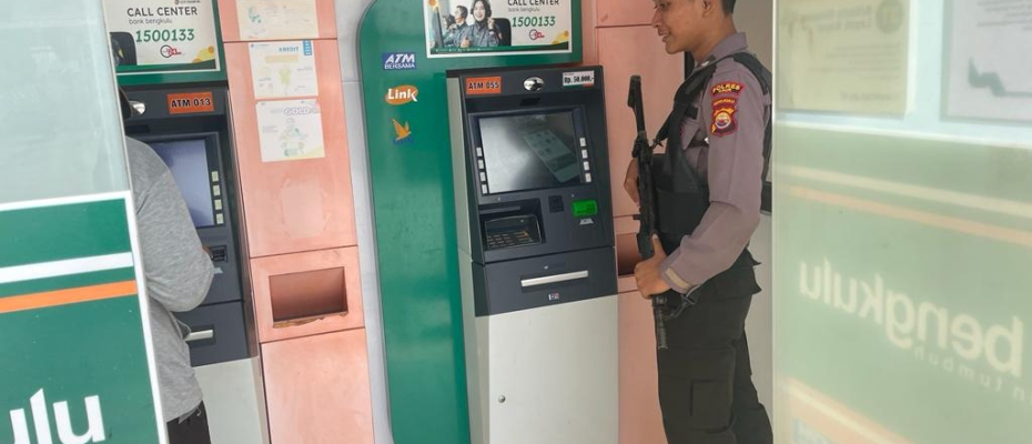 Berikan Rasa Aman, Polres Kaur Patroli Objek Vital di ATM 