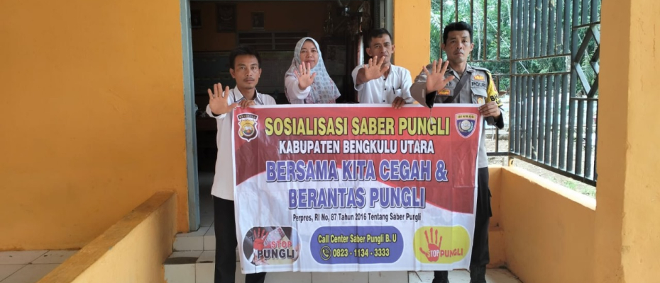 Bhabikantibmas Polsek Lais Sosialisasikan Saber Pungli di Kantor Desa Lubuk Gedang 