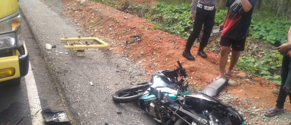 Quick Respon, Unit Lantas Polsek Ketahun Evakuasi Korban Laka ke Rumah Sakit dan Lakukan Olah TKP