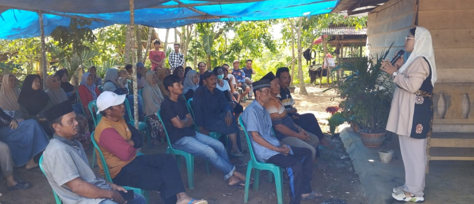 Personel Polsek Nasal Amankan Kampanye Calon DPD RI Destita Khairilisani di Kecamatan Nasal