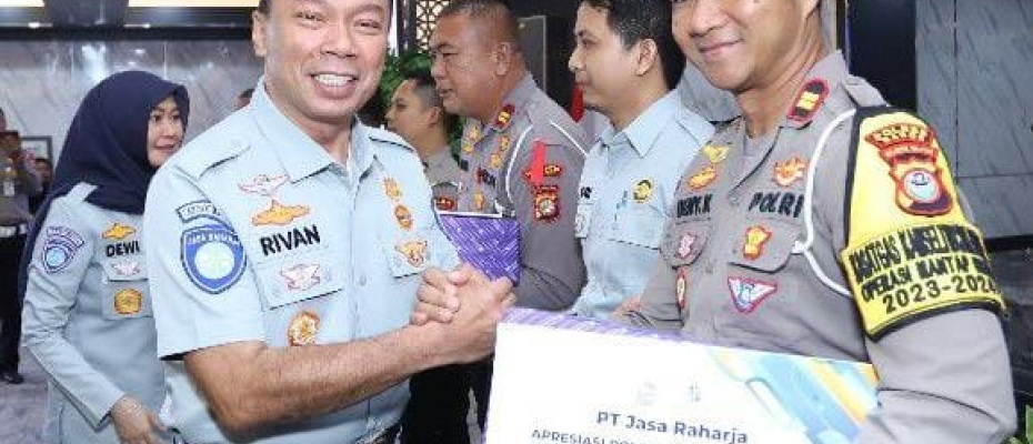 Jasa Raharja Berikan Penghargaan Kepada Polda dan Polres yang Bersinergi Terbaik Tahun 2023