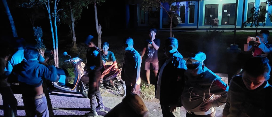 Patroli KRYD, Gabungan Piket Fungsi Polres Kaur Bubarakan Anak Remaja yang Berkumpul Larut Malam 