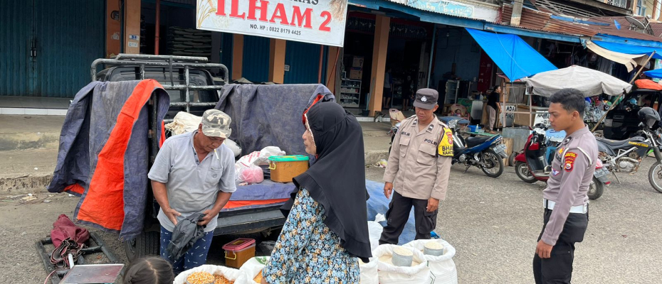 Bhabinkamtibmas Sambang Pedagang Beras, Sampaikan Imbauan Kamtibmas
