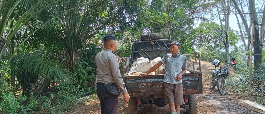 Bhabinkamtibmas Polsek Batik Nau Berikan Imbauan Kamtibmas Jelang Pemilu 2024