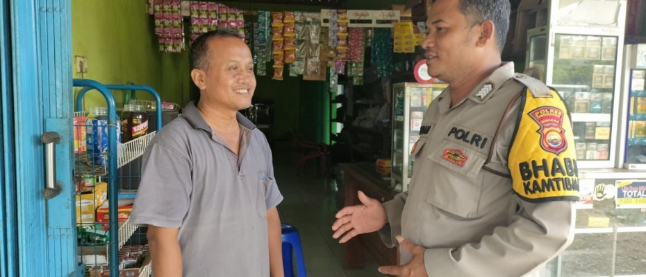 Pak Bhabin Sambang Usaha Warga Binaanya Sampaikan Pesan - Pesan Kamtibmas