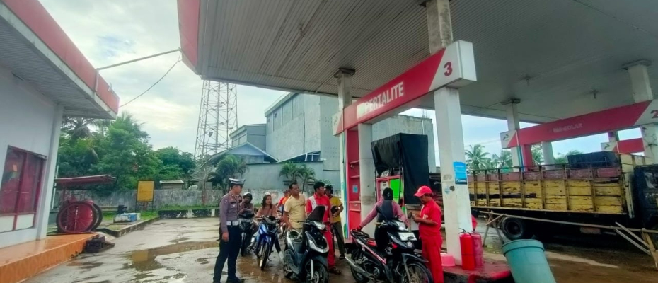 Cek Stok Ketersediaan BBM, Pihak Kepolisian Laksanakan Monitoring SPBU